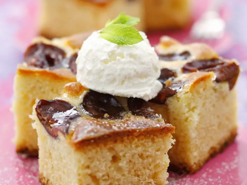 Joghurt-Zwetschgen-Kuchen