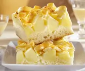 Apfelkuchen mit Gitter vom Blech