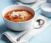 Tomatensuppe mit Parmesan