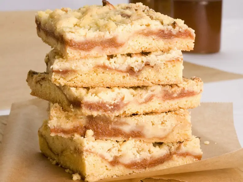 Quittenblechkuchen mit Streuseln 