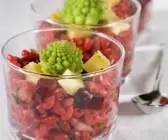 Rote-Bete-Nudel-Salat mit Romanesco