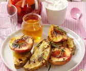 Pfirsiche und Ananas vom Grill