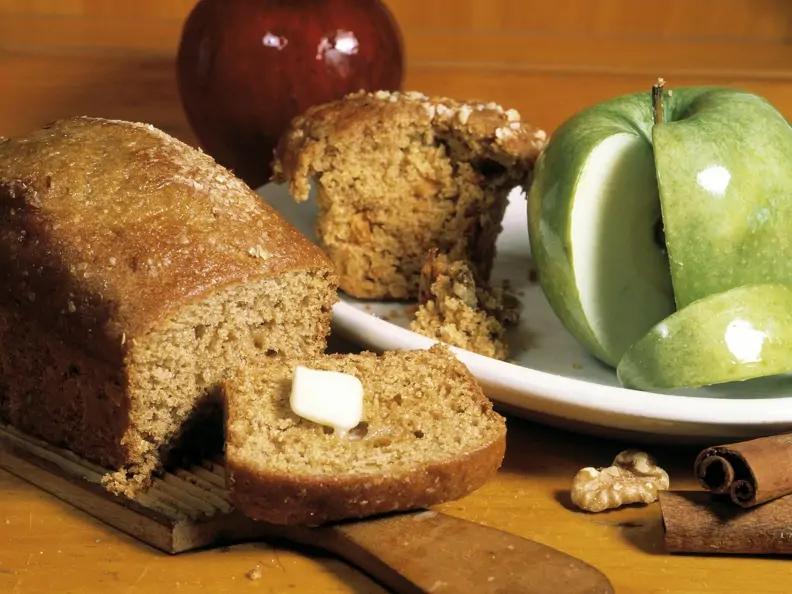 Nuss-Apfel-Brot