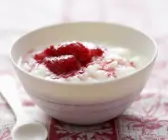 Milchreis mit Erdbeeren