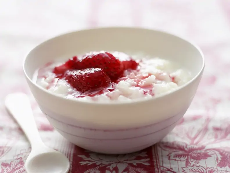 Milchreis mit Erdbeeren