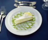 Zitronenkuchen mit Limettensoße