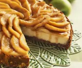Mandel-Käsekuchen mit Apfelhaube