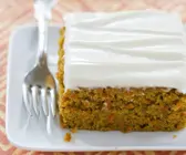 Karottenkuchen mit Frischkäseglasur