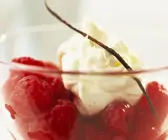 Himbeeren mit Vanillesahne