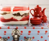 Erdbeer-Quark mit Schwarzbrot