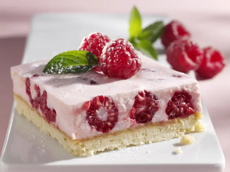 Quarkschnitte mit Himbeeren