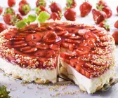 Erdbeer-Frischkäse-Torte mit Keksboden