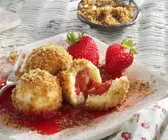 Topfenknödel mit Erdbeerfüllung