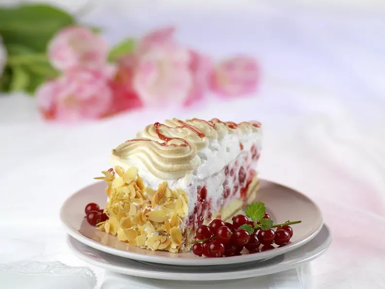 Johannisbeer-Baiser-Kuchen