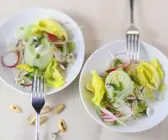 Kräuterflan mit Salat