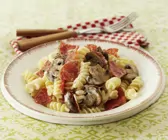 Pasta mit Champignons und Salami