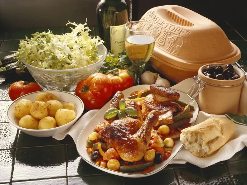 Hähnchen „Provence“ mit Salat