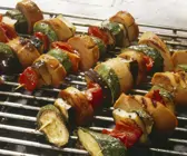 Wurstspieße mit Gemüse