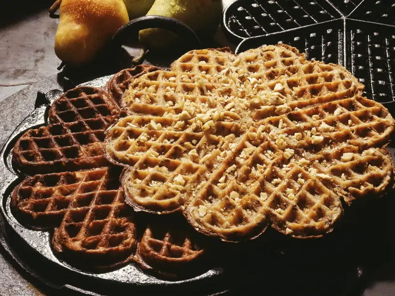 Körnerwaffeln mit Mandelstückchen