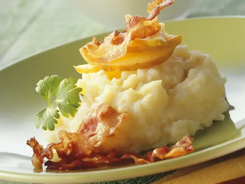 Kartoffel-Sellerie-Stampf mit Apfel und Bacon