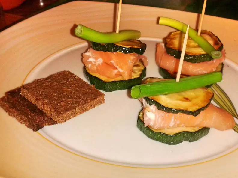 Lachs-Zucchini-Spießchen