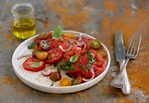 Tomatensalat mit Essig-Öl-Dressing