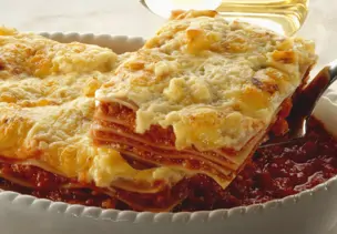 Vegetarische Lasagne mit gegrilltem Gemüse