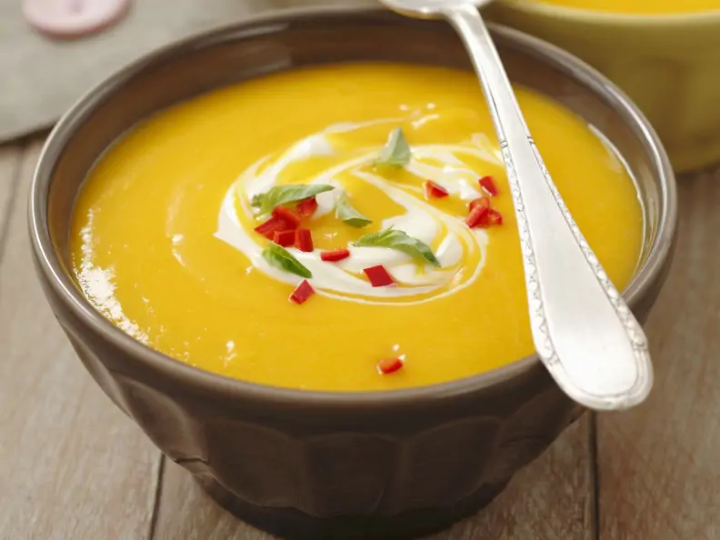 Scharfe Kürbissuppe mit Kokosmilch