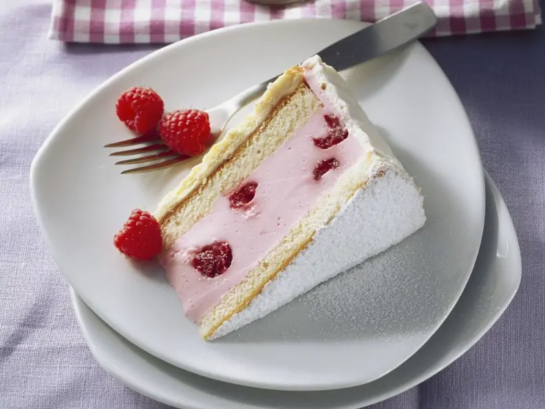 Joghurttorte mit Himbeeren
