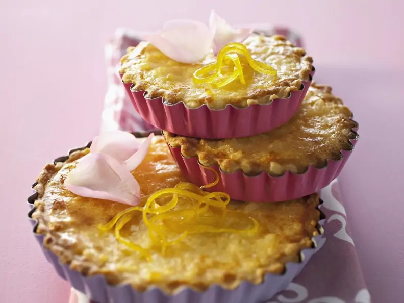 Rosenkuchen mit Mandelmilch und Zitrone