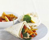 Paprika-Wraps mit Hühnchen