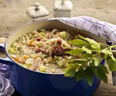 Eintopf nach Kärntner Art mit Rollgerste, Bohnen und geräuchertem Fleisch