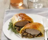 Schweinefilet mit Pilzen im Blätterteigmantel