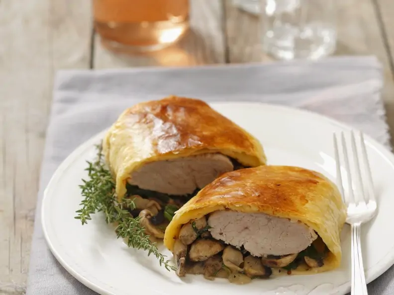 Schweinefilet mit Pilzen im Blätterteigmantel