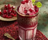 Joghurteis mit Granatapfel