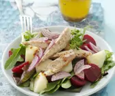 Kartoffel-Rote-Bete-Salat mit Räuchermakrele