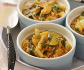 Zucchini-Wachsbohnen-Curry mit Koriander