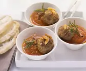 Hackklößchen in Tomatensauce auf spanische Art