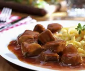 Gulasch vom Kalb mit Spätzle