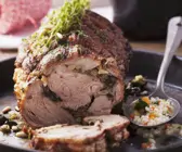 Rollbraten aus Kalbsfleisch mit Graupenrisotto