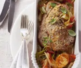 Kalbsschnitzel mit Grießschnitten und Gemüse