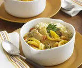 Reispfanne mit Hähnchen und Kokos-Paprika-Sauce