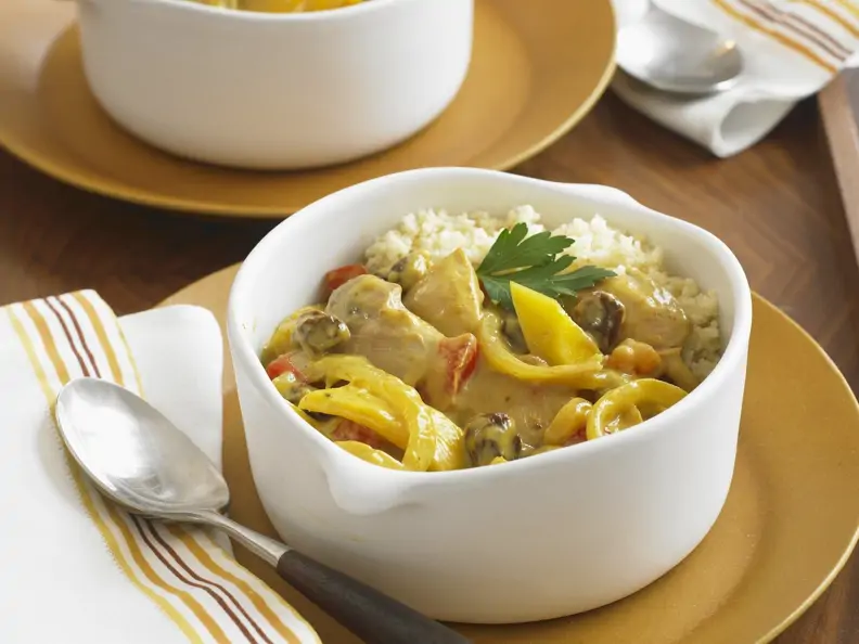 Reispfanne mit Hähnchen und Kokos-Paprika-Sauce