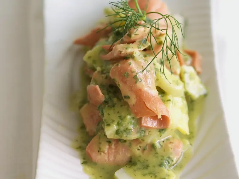 Kartoffel-Lachs-Salat in Kräutermarinade