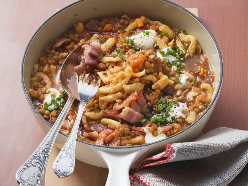 Linsen-Speck-Topf mit Spätzle