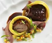 Lamm mit Zunge und gerollter Pasta