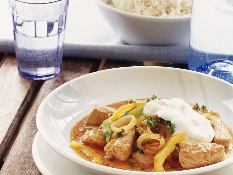 Putengulasch mit Paprika