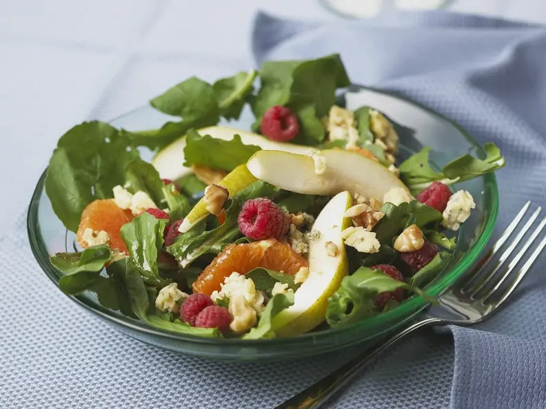 Fruchtiger Salat mit Roquefort