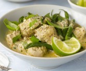 Grünes Curry mit Hähnchen auf thailändische Art