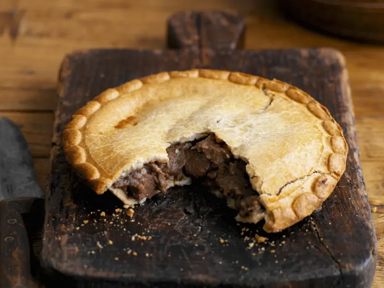 Englische Rindlfeischpastete (Steak and Ale Pie)